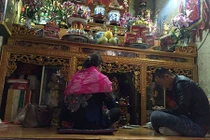 Giật mình cách giải hạn của thầy bói: Mất tiền triệu mới xong