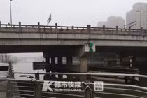 Livestream nhảy cầu để câu view, người đàn ông gặp kết đắng