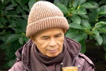 Thiền sư Thích Nhất Hạnh tiết lộ về cách ăn uống hạnh phúc