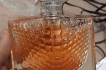 Mua "nước hoa Pháp xách tay" siêu rẻ, khách hàng bị lừa cay đắng