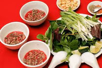 Những sự thật kinh hoàng về món ăn "mang lộc cả năm"