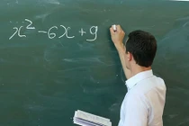 Giáo viên quan hệ bất chính với học sinh, 20 năm sau mới bị bắt