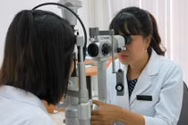 Mối nguy hiểm khi dụi mắt