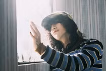 “There's No One At All” có cảnh tự tử, Sơn Tùng bị phạt 70 triệu đồng