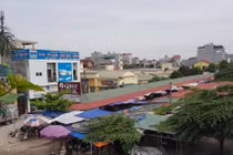 Hải Dương: Nghịch lý chợ tiền tỷ bỏ không, dân bán hàng dưới gầm cầu 