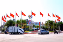 Thành phố Hải Dương khác lạ, rực rỡ cờ hoa chào mừng SEA Games 31