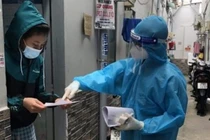 Hà Nội: F0 khó liên hệ, y tế phường kêu quá tải