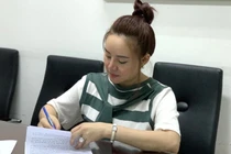 Ca sĩ Vy Oanh nói gì về việc tố giác khiến bà Hằng... xộ khám?