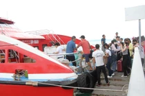 Ứng phó bão MULAN: Quảng Ninh cấm biển, Hải Phòng dừng hoạt động vui chơi các khu vực biển