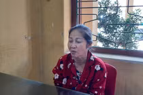 Hải Dương: Nữ quái U60 tàng trữ, mua bán ma túy trước cổng nhà