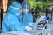 4 nguyên nhân hơn 9600 nhân viên y tế xin thôi, bỏ việc