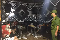 40 nam, nữ sử dụng ma túy tại karaoke New 86 đón Valentine