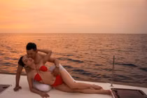 Phương Trinh Jolie bị chê 'tục tĩu' khi mặc mỗi nội y đội voan cô dâu