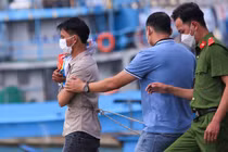 Toàn cảnh vụ cha ném con gái 5 tuổi xuống sông