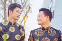 Con trai Quang Dũng cao vượt bố trong bộ ảnh diện áo dài chào Xuân 