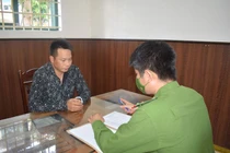 Hưng Yên: Nam thanh niên cướp tiệm vàng bị người dân bắt giữ