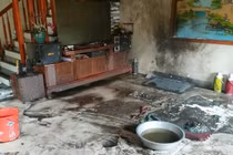 Người con gái đổ xăng đốt nhà mẹ đẻ cũng không qua khỏi