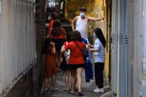 Tin nóng 16/4: Nhiều cô gái chạy thoát thân vụ cháy nhà treo biển massage ở Hà Nội