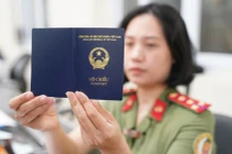 Bộ Công an in “nơi sinh” vào mục bị chú Hộ chiếu phổ thông