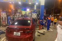 Tài xế ô tô say xỉn, tông hàng loạt xe máy tại cây xăng: Thiệt hại thế nào?