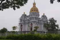 Hải Dương: Khu biệt thự cao cấp có tòa lâu đài “khủng” được rào kín