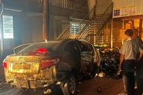 Giận vợ, PGĐ lao xe vào công ty giày da khiến 4 người thương vong