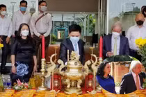 Phan Thành lộ ảnh hiếm hoi bên người cha quyền lực