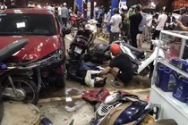 Ô tô lao vào cây xăng: Tài xế có nồng độ cao