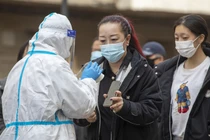 Trung Quốc bùng phát Covid-19 mạnh nhất trong 2 năm