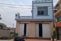 Chủ tịch xã xin lỗi gia đình bị khóa cửa do hai đứa trẻ về từ… vùng đỏ