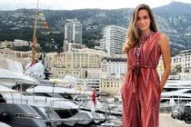 Bạn gái tay đua Fernando Alonso gây ấn tượng với vẻ đẹp quyến rũ