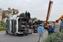 Toàn cảnh TNGT liên hoàn trên QL 5, 1 người chết, 2 người bị thương