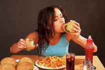 Những thói quen ăn uống ‘phá nát’ dạ dày, nhiều người Việt thường mắc phải