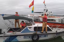 Chìm ca nô 15 người chết ở Quảng Nam: “Mất bò mới lo làm chuồng”…quá muộn