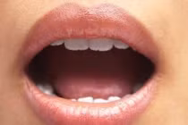 Miệng bị khô khi ngủ có thể liên quan đến 4 điều này