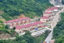 Làng vùng núi đổi đời, dân ở biệt thự, nhìn không nhận ra sau 30 năm