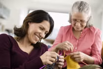 Những cách để sống chung với mẹ chồng khó tính