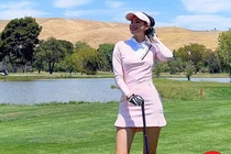 Đi đánh golf, Phạm Hương khoe "cặp kiếm Nhật" vạn người mê