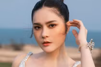 Đoàn Di Băng mua ô tô làm xe hoa cho vú em, chịu chi gây sốc