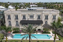 Bên trong dinh thự kiểu Pháp trị giá 20 triệu USD tại Florida