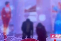 Đám cưới nhanh kỷ lục, phát biểu 20 giây, cô dâu chú rể vắng mặt