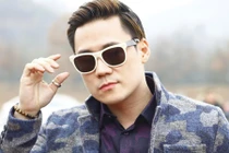 Khánh Phương có số cổ phiếu “khủng”... kiếm tiền ra sao?