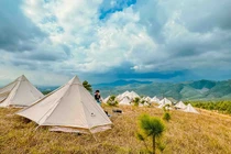 Trên đỉnh Phượng Hoàng "mùa cỏ cháy"