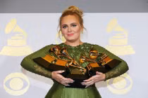 Chân dung nữ ca sĩ được trả cát sê 15 tỷ một đêm diễn