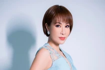 Loạt lùm xùm của ca sĩ Uyên Linh