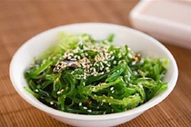 Lý do vì sao rong biển luôn xuất hiện trên mâm cơm người Nhật