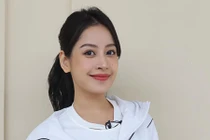 Món quà mang đến Đạp gió khiến Chi Pu gặp sự cố ở sân bay