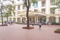 Hiệu trưởng đấm nữ giáo viên tím mắt bị phạt 6,5 triệu đồng