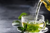 Trà xanh rất tốt nhưng những người này tránh xa kẻo hại thân