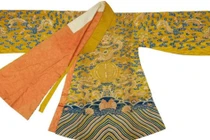 Đấu giá long bào được cho là của vua Bảo Đại